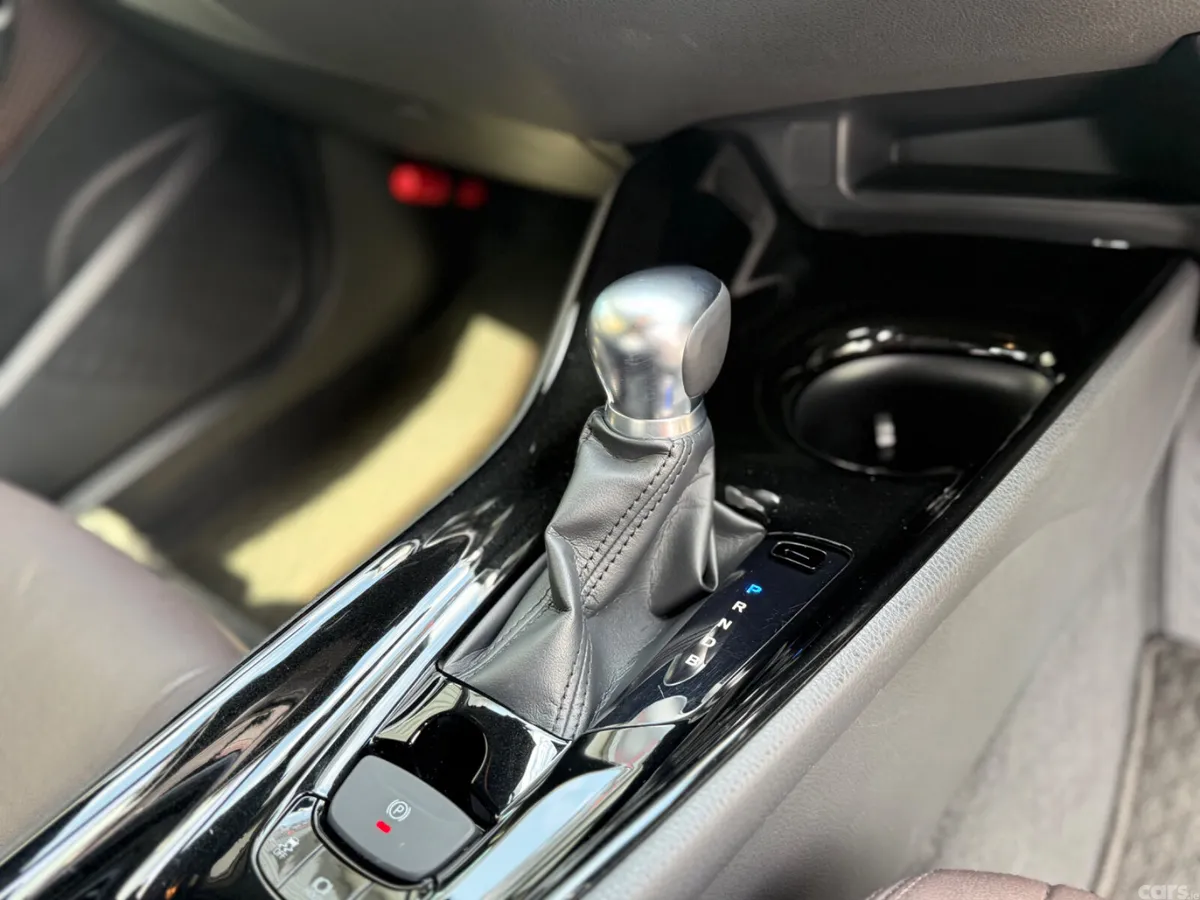 Toyota C-HR Hatchback, Petrol Hybrid, 2018, White