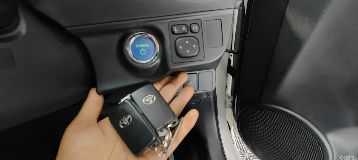 Toyota Aqua Hatchback, Petrol Hybrid, 2015, White