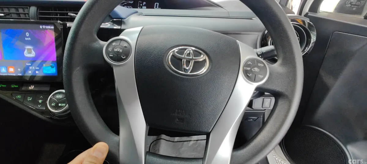 Toyota Aqua Hatchback, Petrol Hybrid, 2015, White