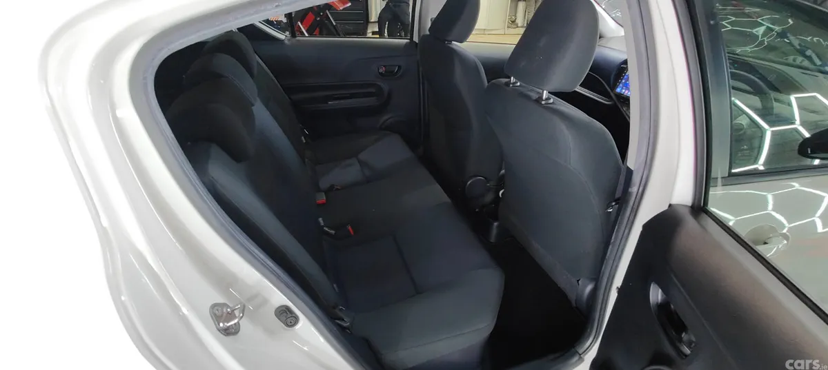 Toyota Aqua Hatchback, Petrol Hybrid, 2015, White