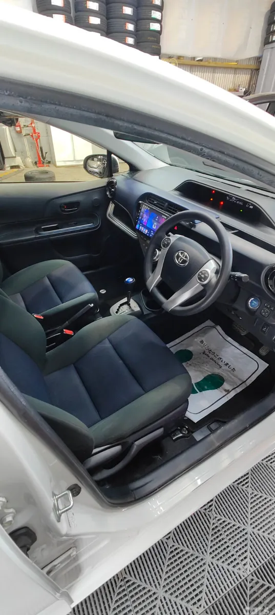 Toyota Aqua Hatchback, Petrol Hybrid, 2015, White