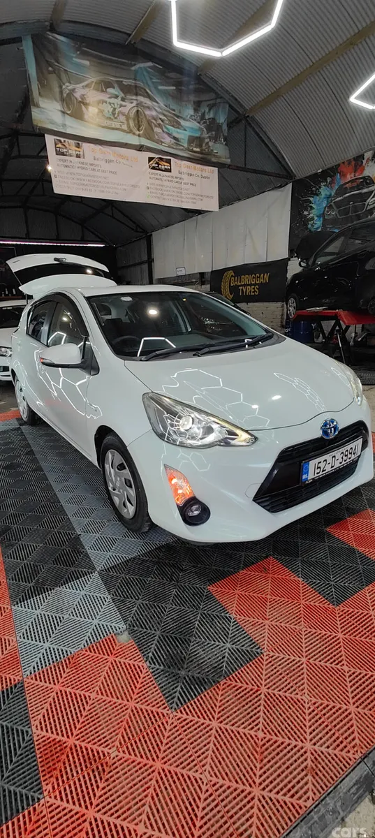 Toyota Aqua Hatchback, Petrol Hybrid, 2015, White