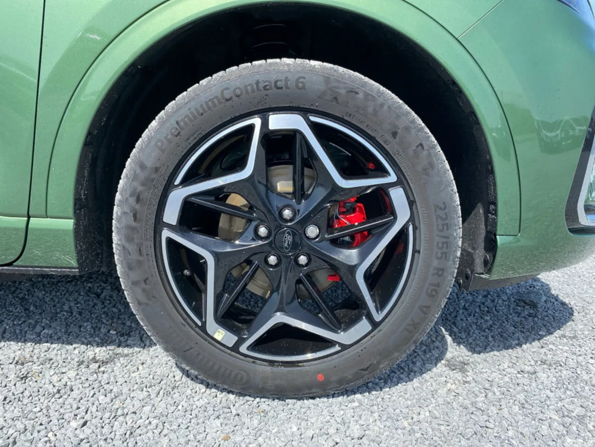Ford Kuga SUV, Petrol Hybrid, 2026, Green