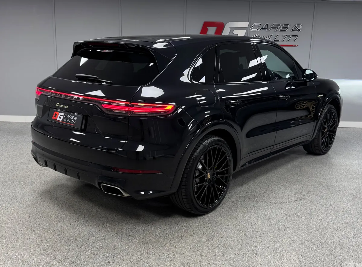 Porsche Cayenne SUV, Petrol Hybrid, 2021, Black