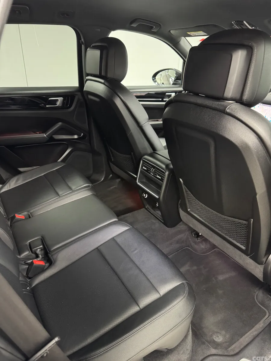 Porsche Cayenne SUV, Petrol Hybrid, 2021, Black