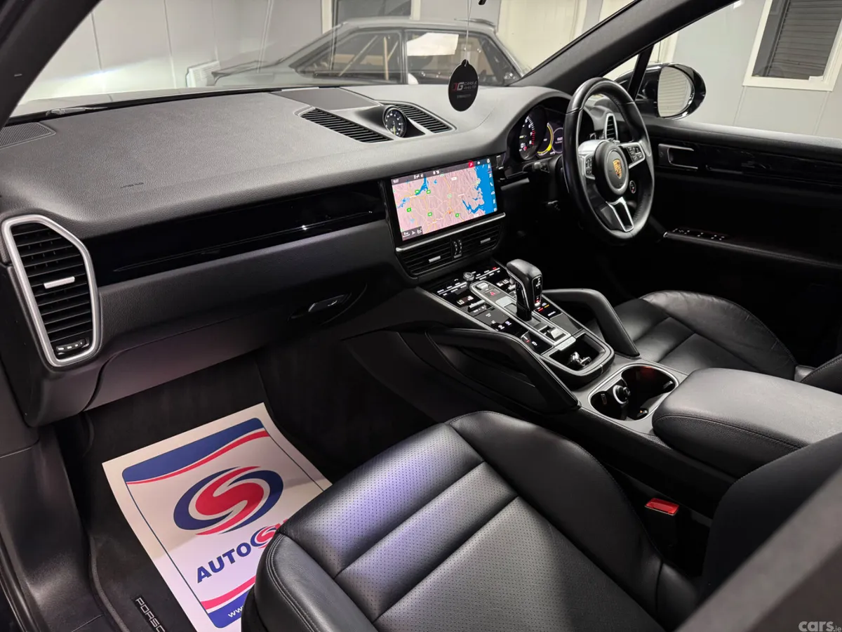 Porsche Cayenne SUV, Petrol Hybrid, 2021, Black