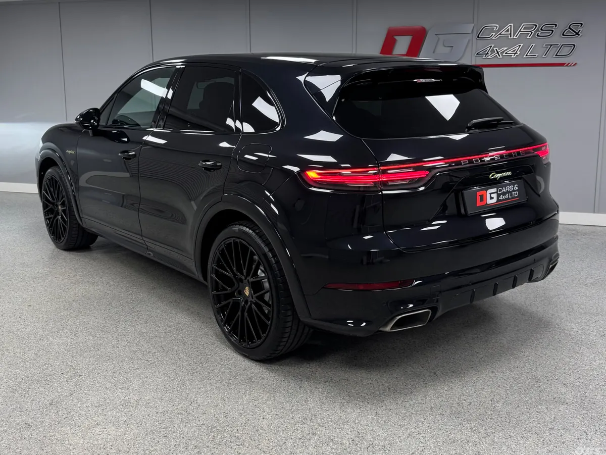 Porsche Cayenne SUV, Petrol Hybrid, 2021, Black