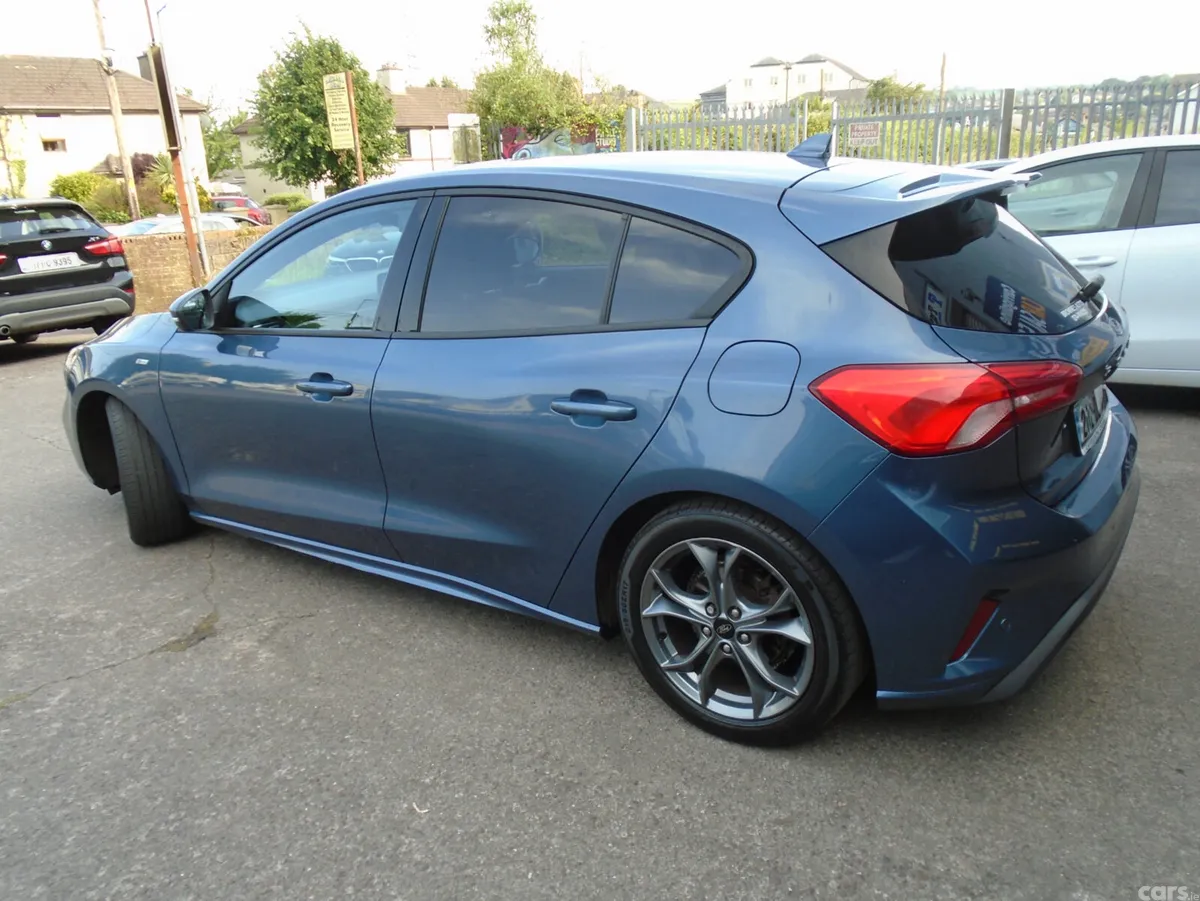 Ford Focus Hatchback, Diesel, 2020, Blue
