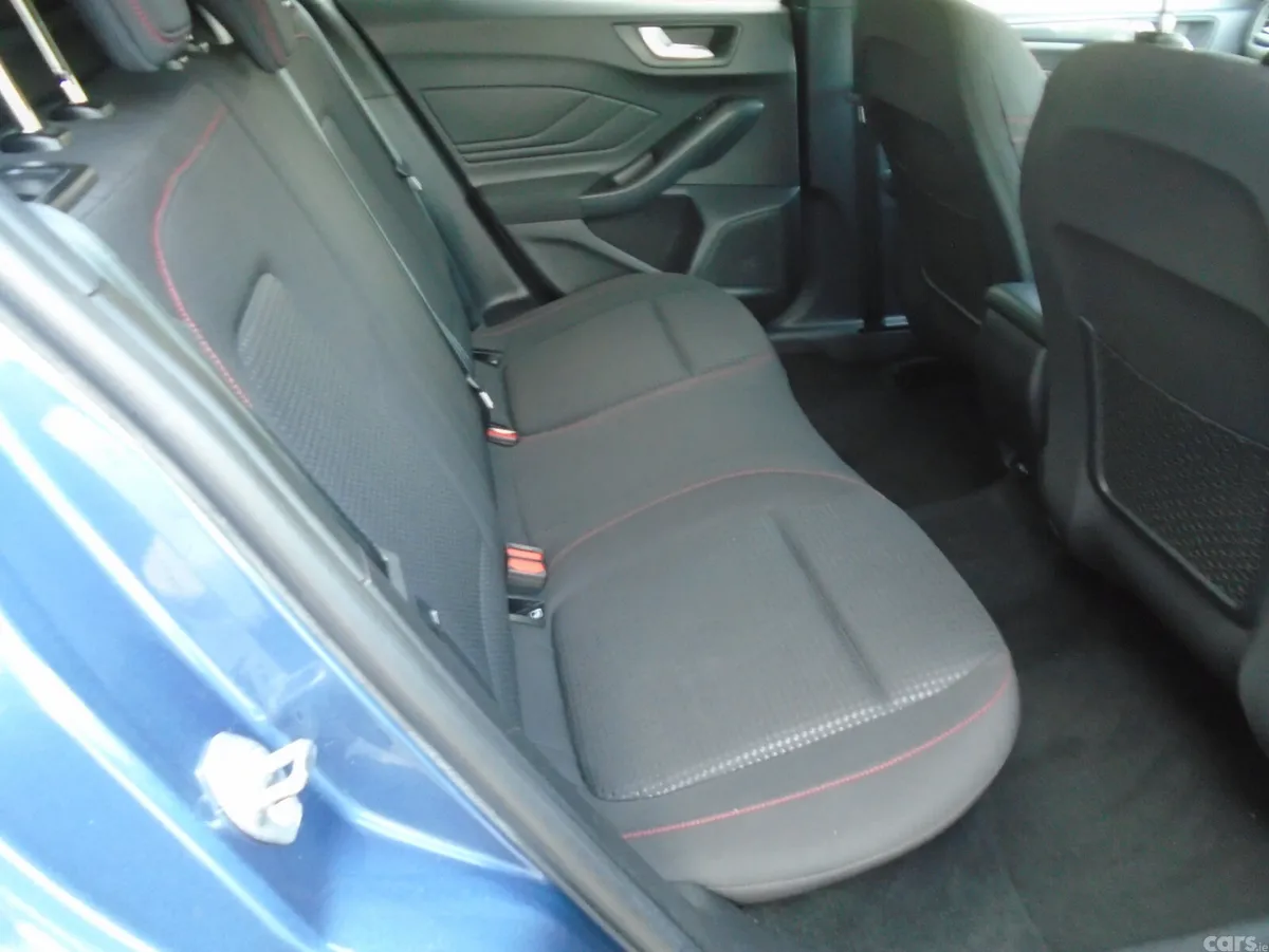Ford Focus Hatchback, Diesel, 2020, Blue