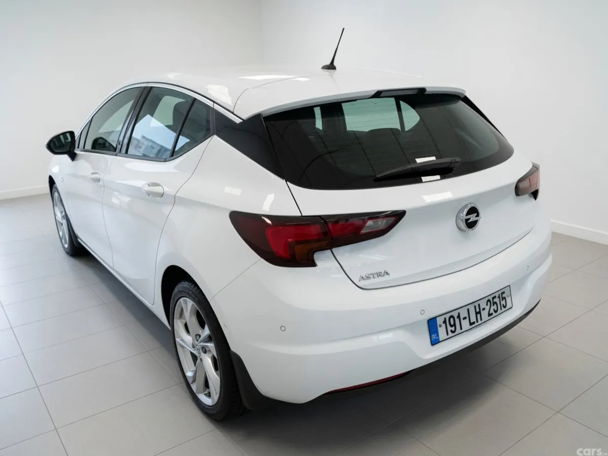 Vauxhall Astra Hatchback, Petrol, 2019, White