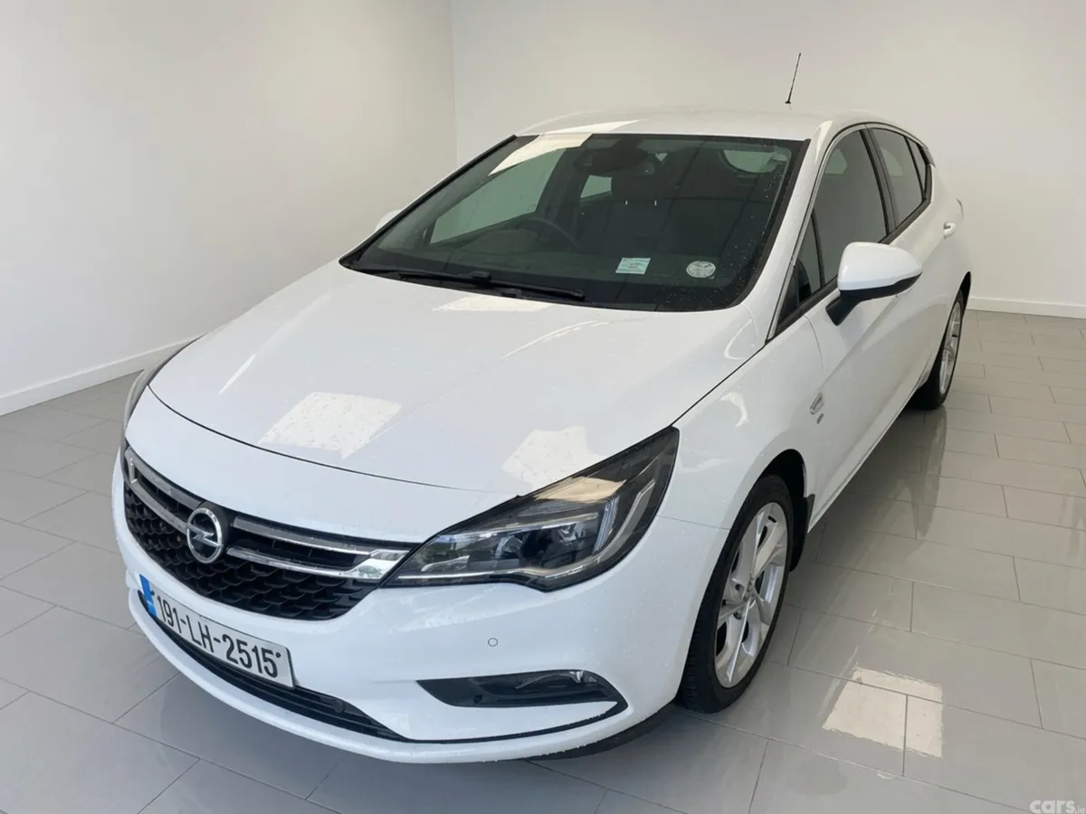 Vauxhall Astra Hatchback, Petrol, 2019, White