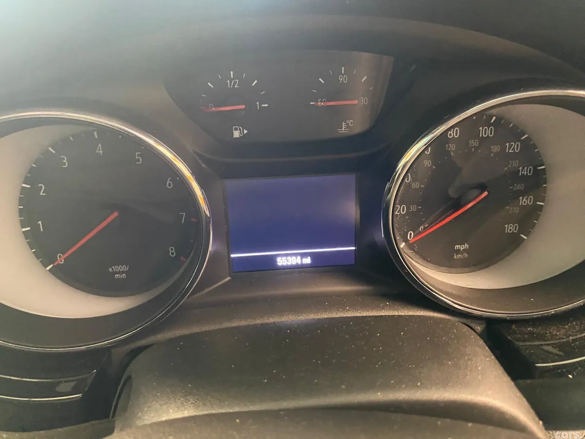 Vauxhall Astra Hatchback, Petrol, 2019, White