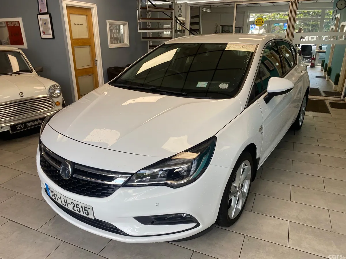 Vauxhall Astra Hatchback, Petrol, 2019, White
