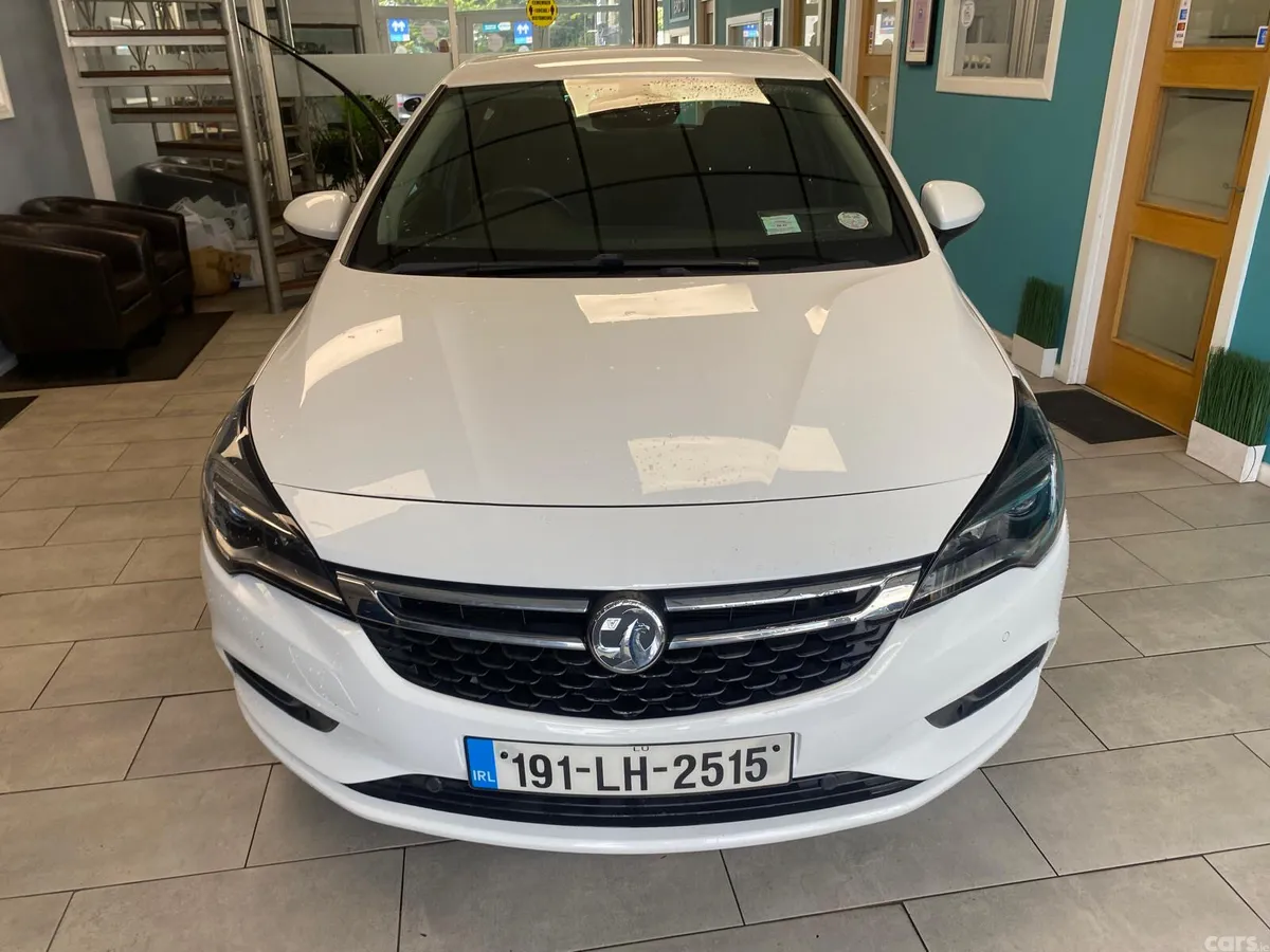 Vauxhall Astra Hatchback, Petrol, 2019, White