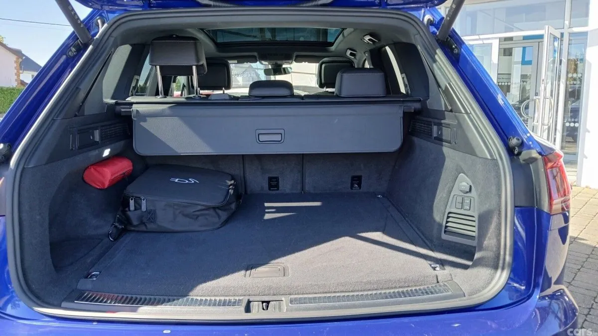 Volkswagen Touareg SUV, Petrol Plug-in Hybrid, 2024, Blue
