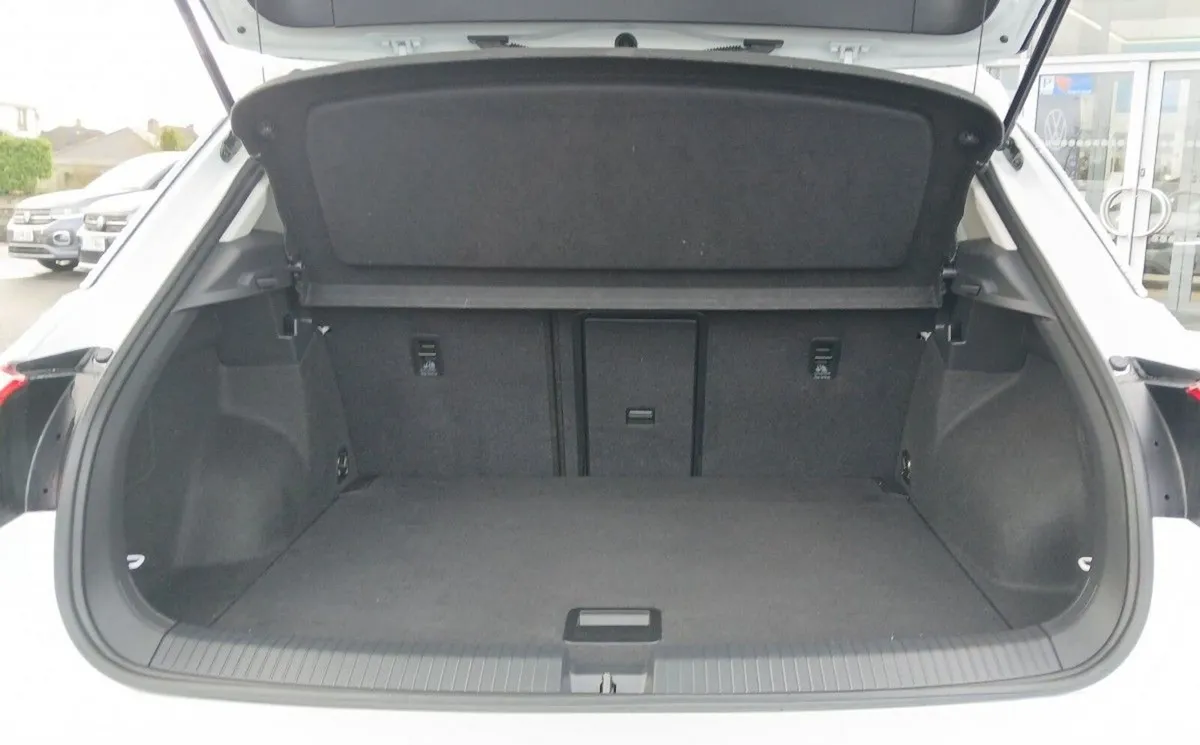 Volkswagen T-Roc SUV, Diesel, 2024, White