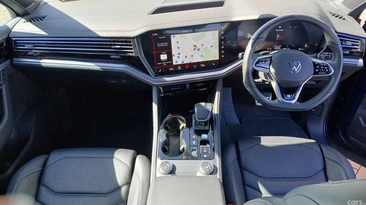 Volkswagen Touareg SUV, Petrol Plug-in Hybrid, 2024, Blue