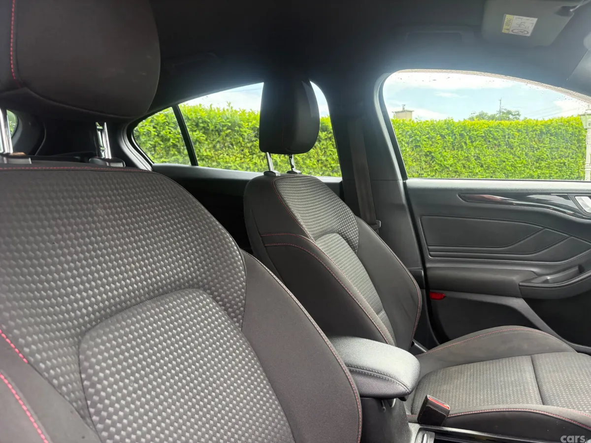 Ford Focus Hatchback, Diesel, 2020, Black