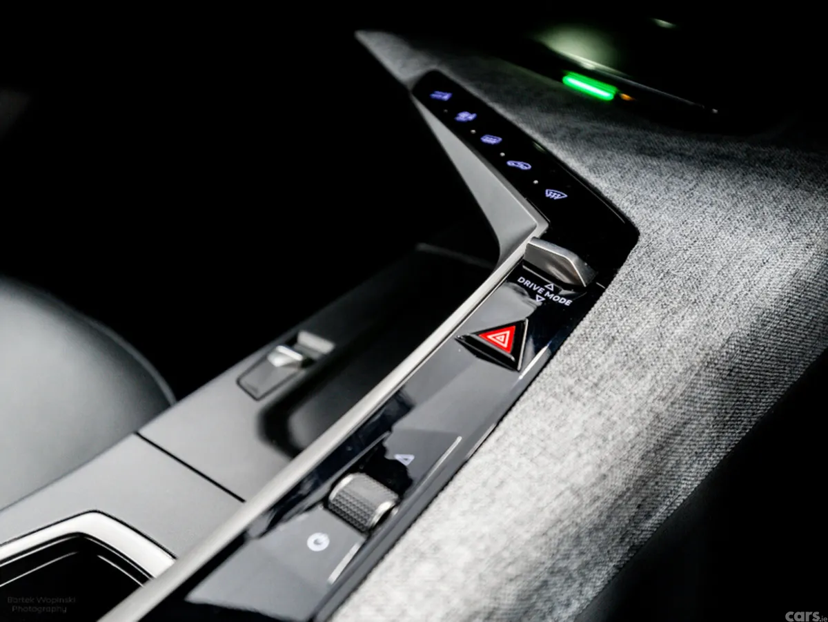 Peugeot 3008 SUV, Petrol Hybrid, 2024, Grey