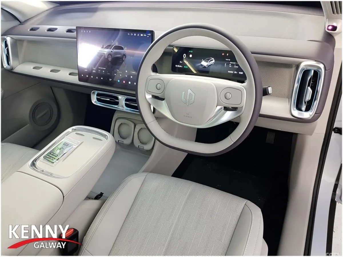 Leapmotor B10 Hatchback, Petrol Plug-in Hybrid, 2026, Silver