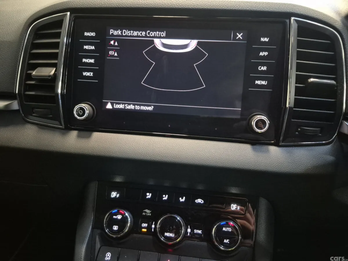 Skoda Karoq SUV, Diesel, 2023, Grey