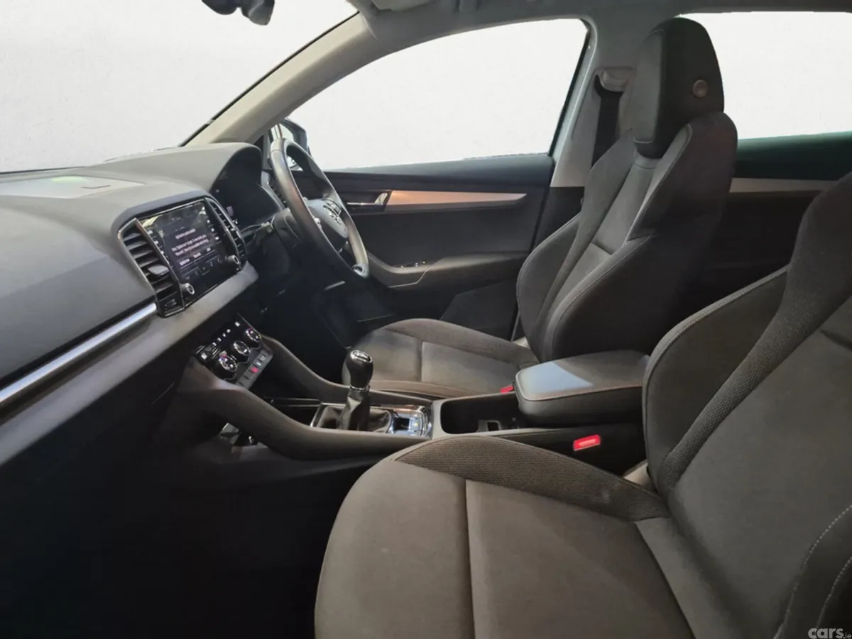 Skoda Karoq SUV, Diesel, 2023, Grey