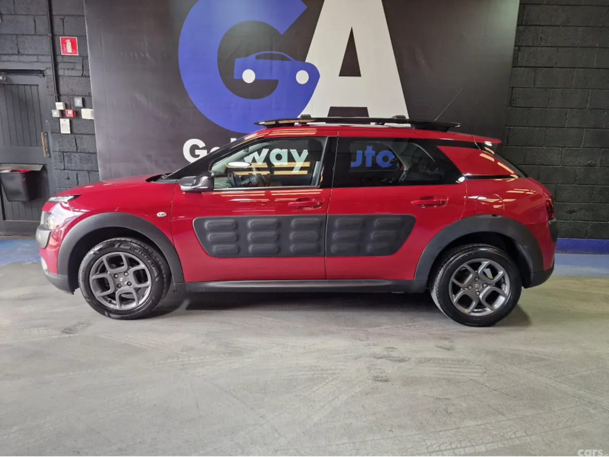 Citroen C4 Cactus Hatchback, Petrol, 2017, Red