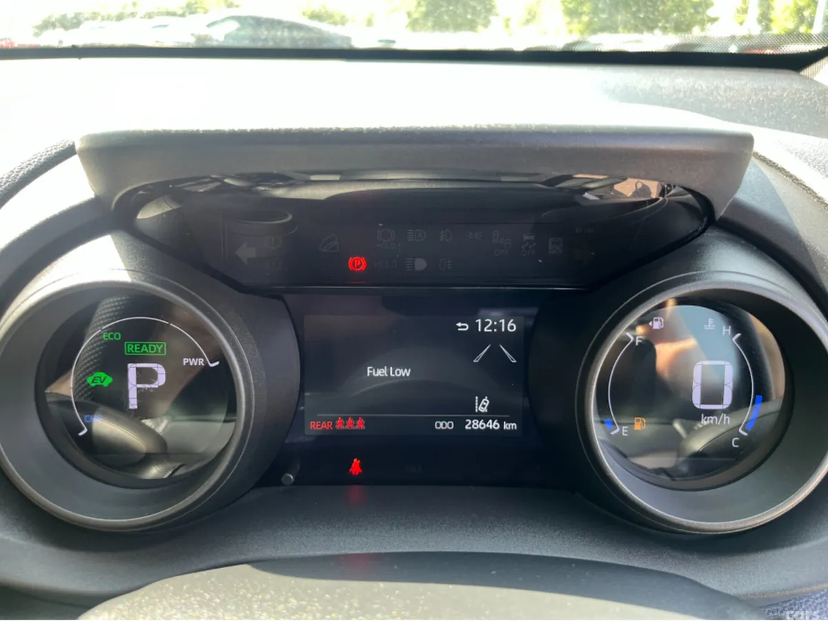 Toyota Yaris Cross SUV, Petrol Hybrid, 2023, White