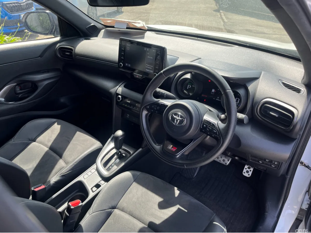Toyota Yaris Cross SUV, Petrol Hybrid, 2023, White