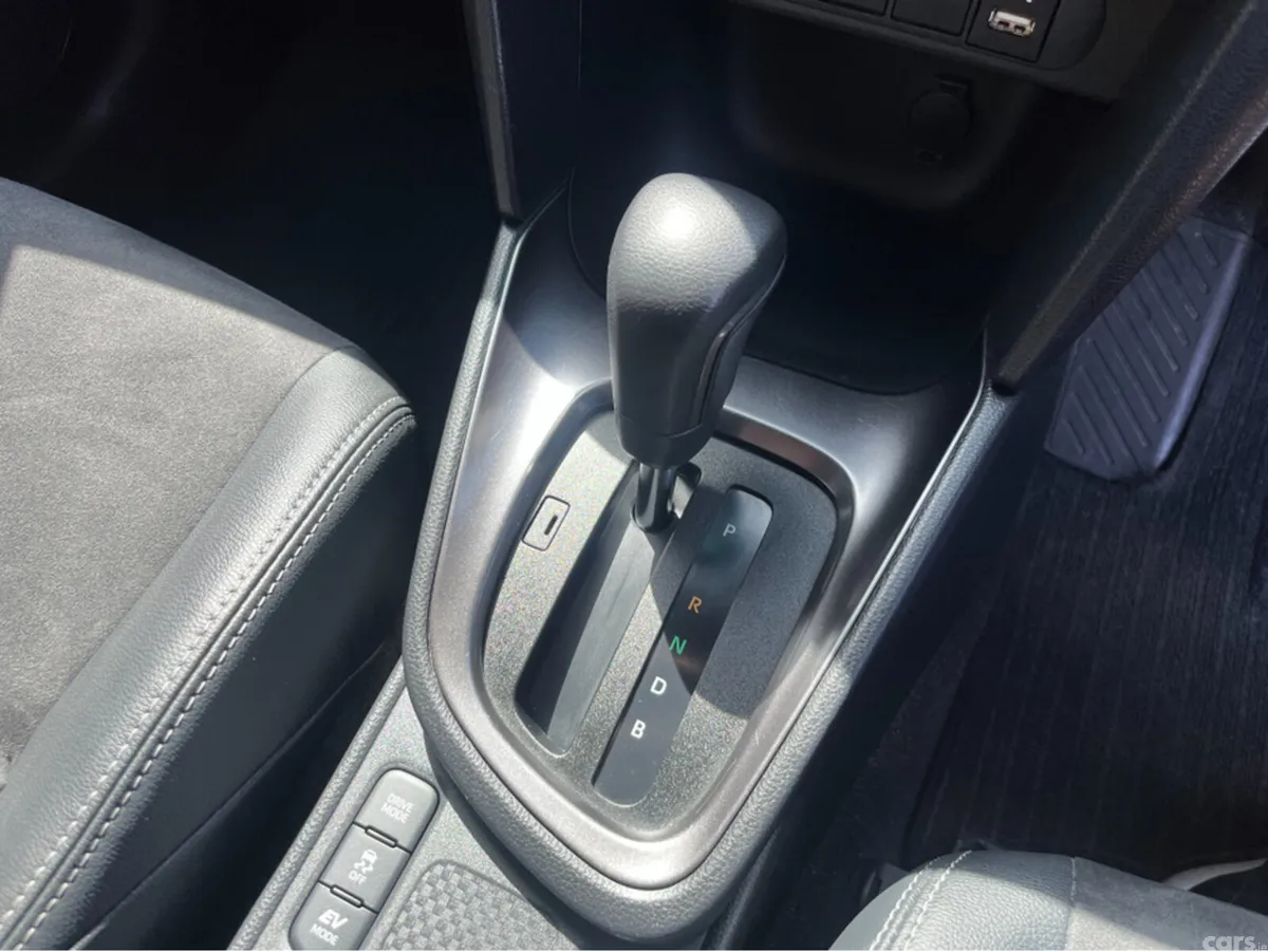 Toyota Yaris Cross SUV, Petrol Hybrid, 2023, White