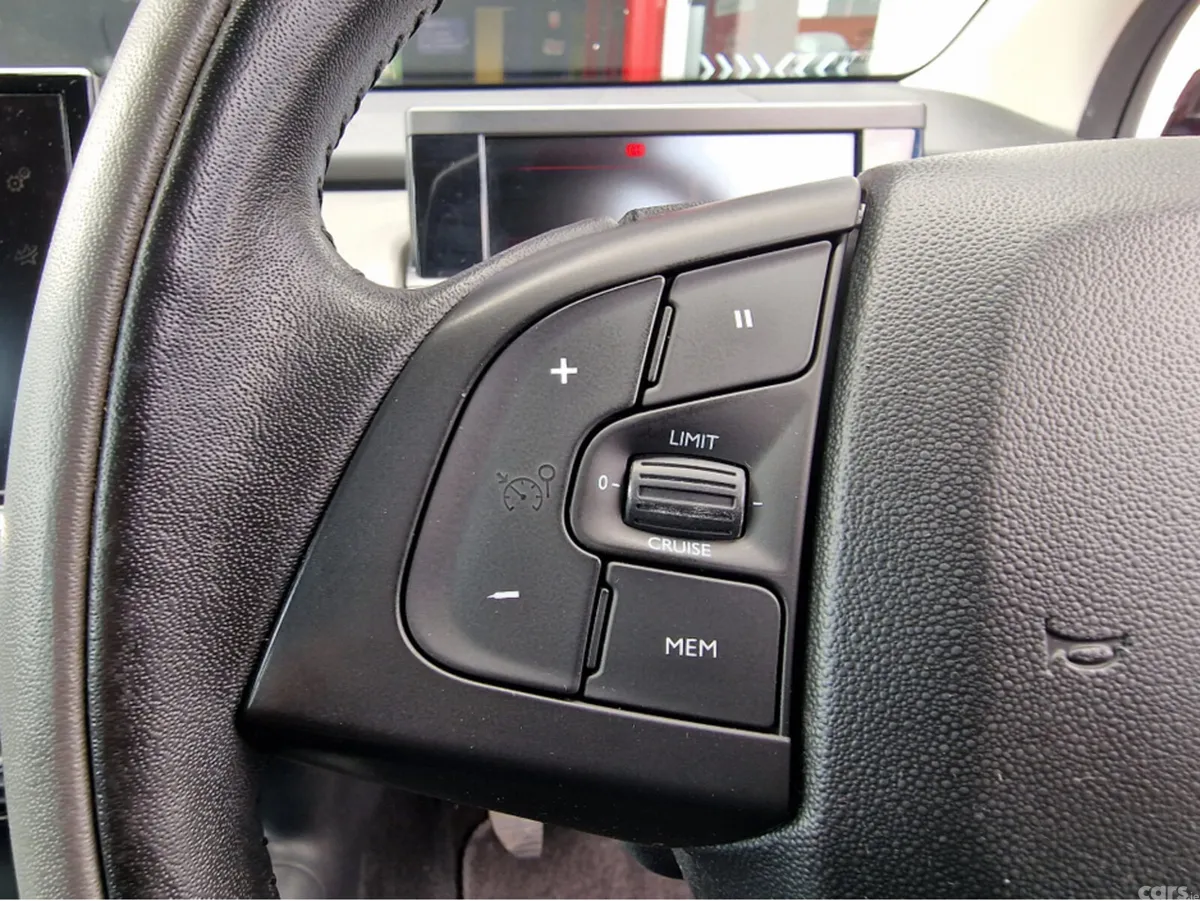 Citroen C4 Cactus Hatchback, Petrol, 2017, Red