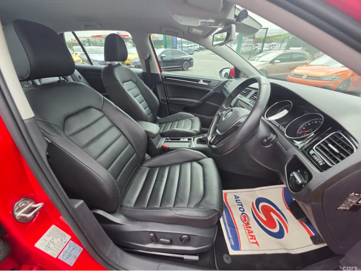Volkswagen Golf Hatchback, Petrol, 2015, Red