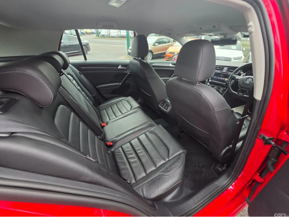 Volkswagen Golf Hatchback, Petrol, 2015, Red