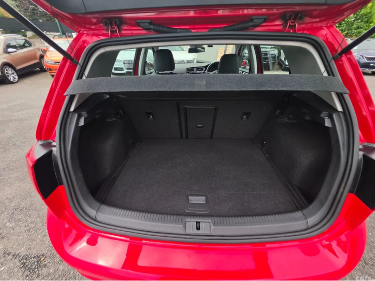 Volkswagen Golf Hatchback, Petrol, 2015, Red