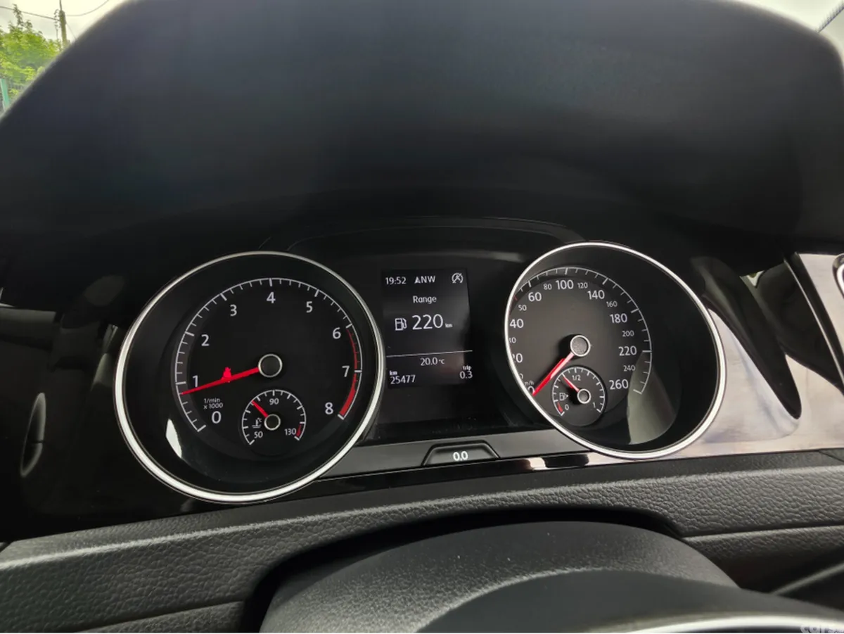 Volkswagen Golf Hatchback, Petrol, 2015, Red