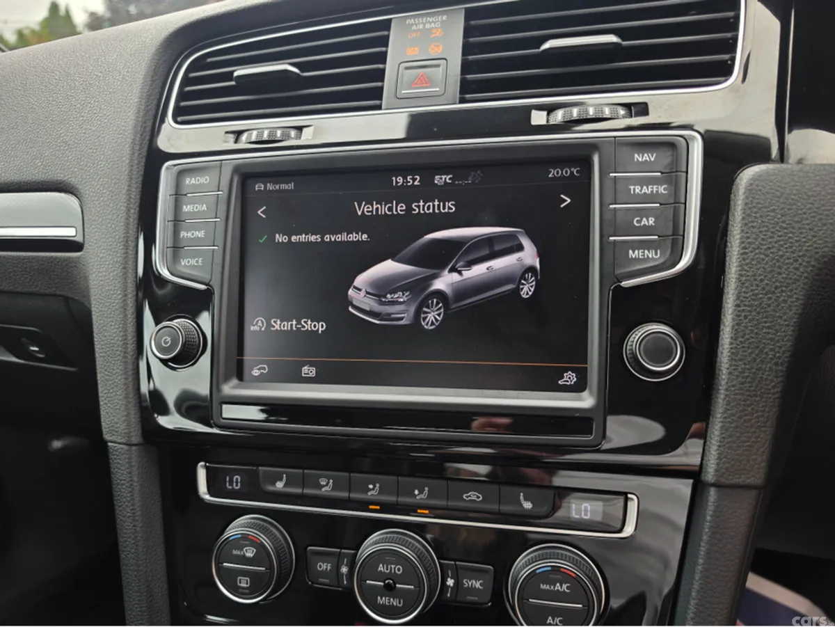 Volkswagen Golf Hatchback, Petrol, 2015, Red