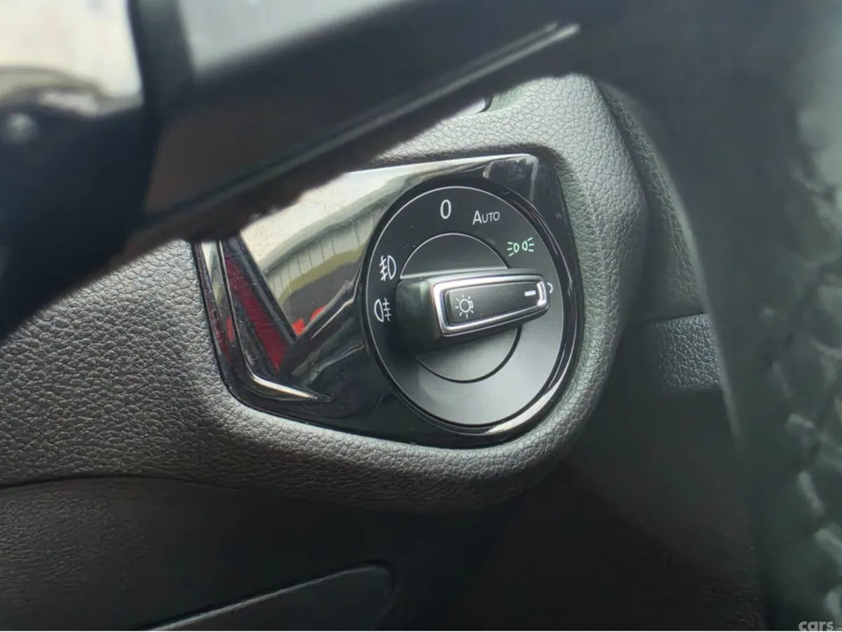 Volkswagen Golf Hatchback, Petrol, 2015, Red