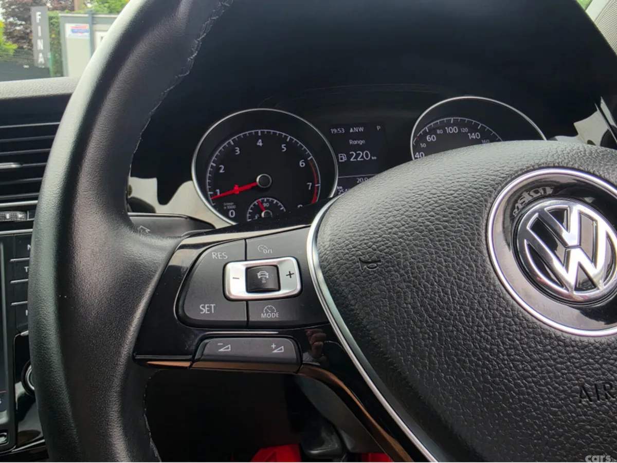 Volkswagen Golf Hatchback, Petrol, 2015, Red