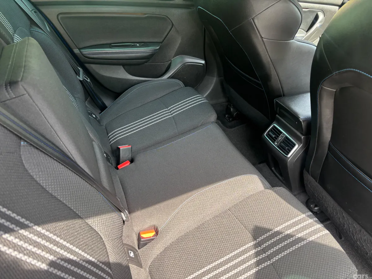 Renault Megane Hatchback, Diesel, 2017, Blue