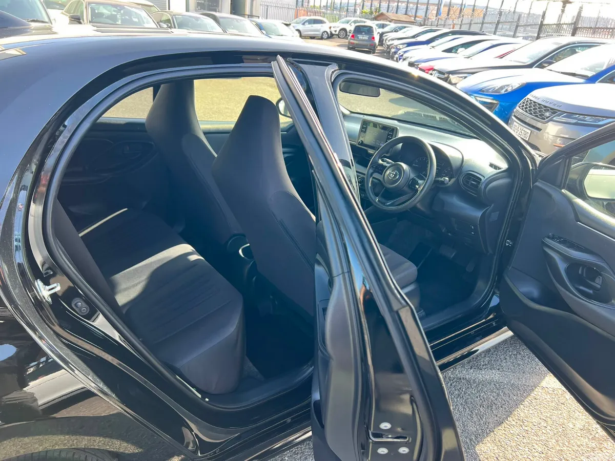 Toyota Yaris Hatchback, Petrol, 2022, Black