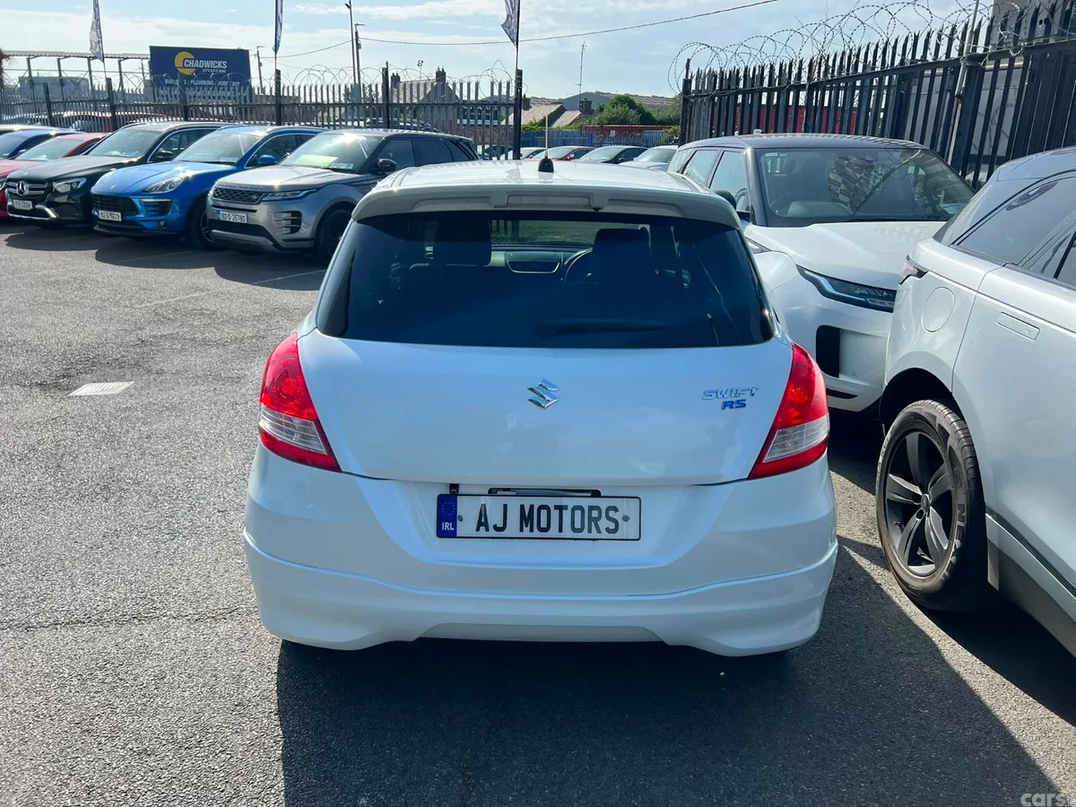 Suzuki Swift Hatchback, Petrol, 2015, White