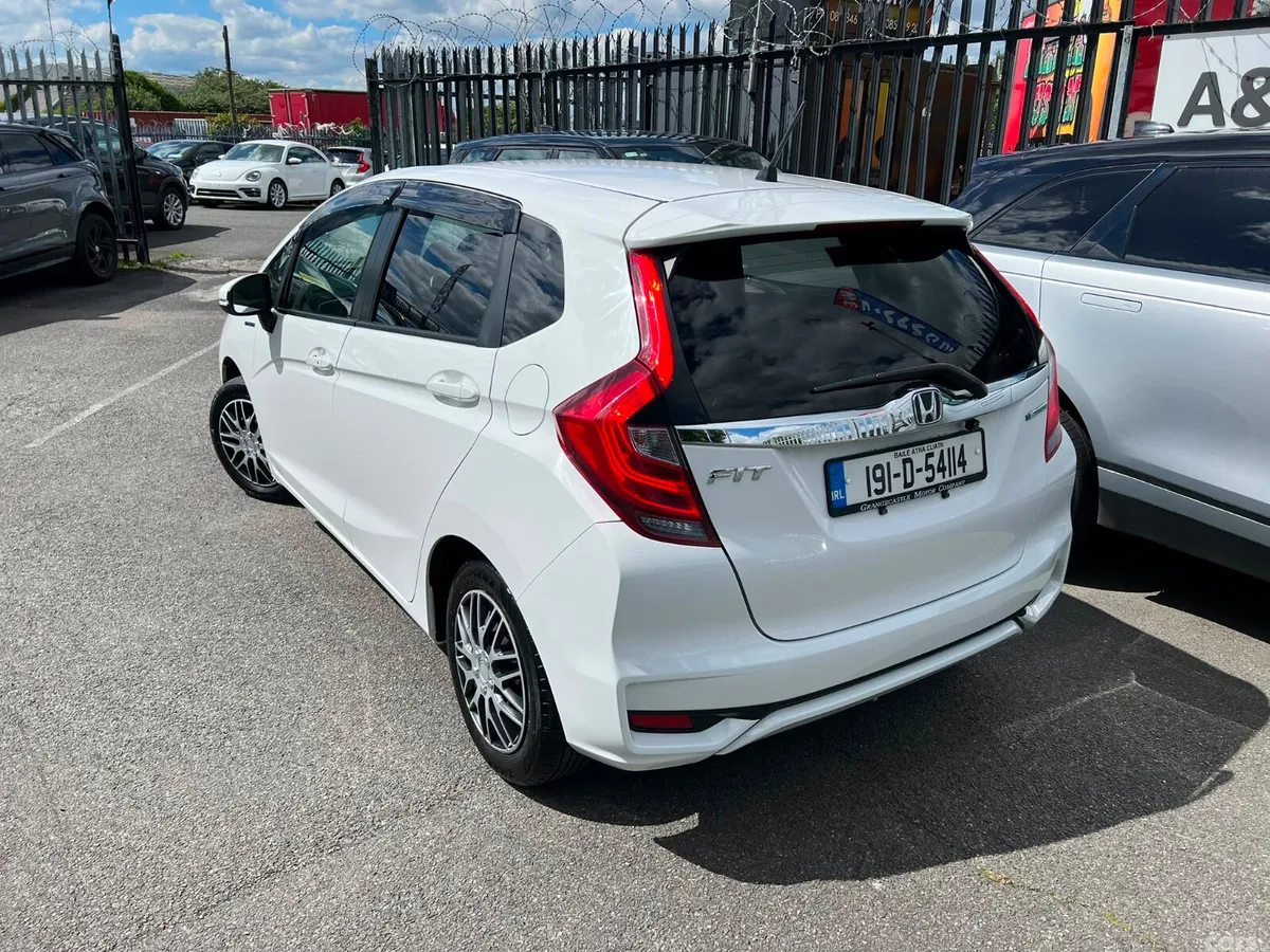 Honda Fit Hatchback, Petrol Hybrid, 2019, White