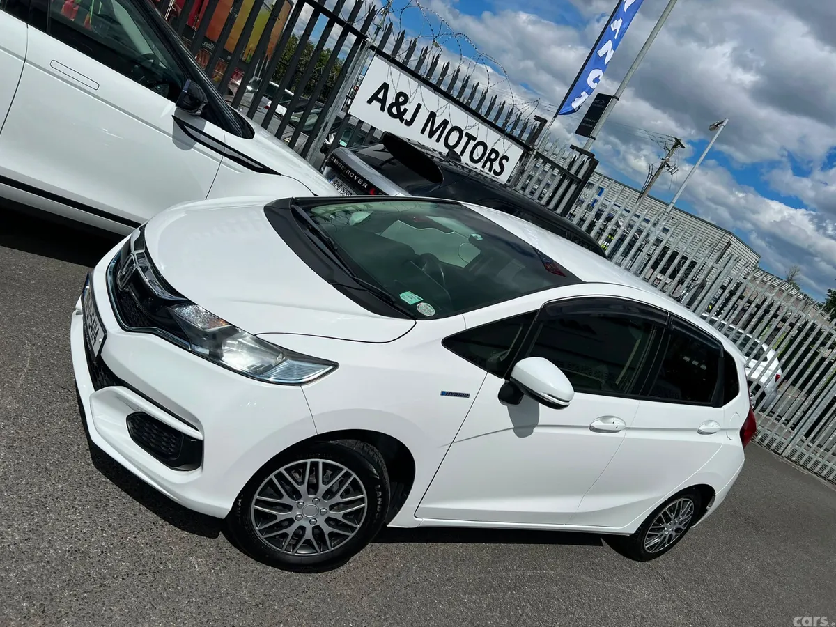 Honda Fit Hatchback, Petrol Hybrid, 2019, White