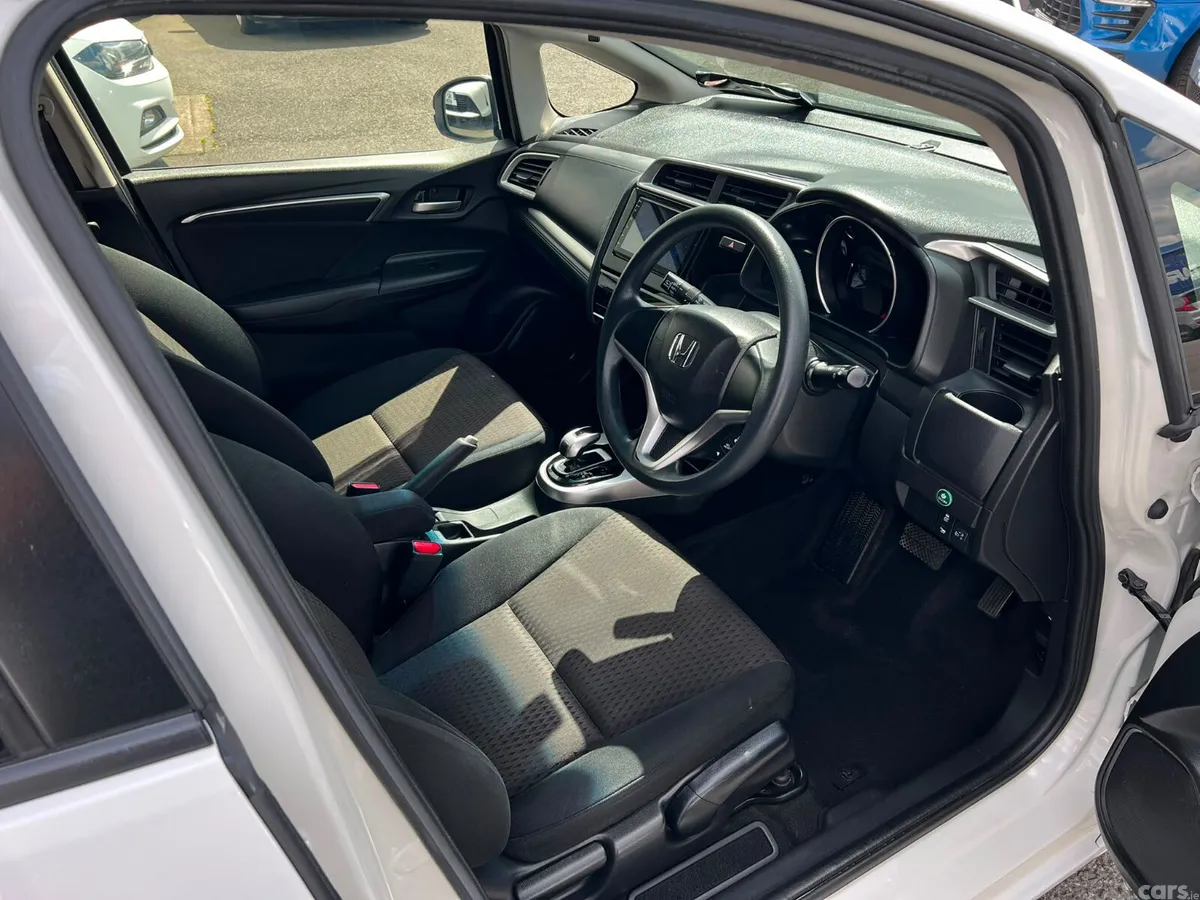 Honda Fit Hatchback, Petrol Hybrid, 2019, White