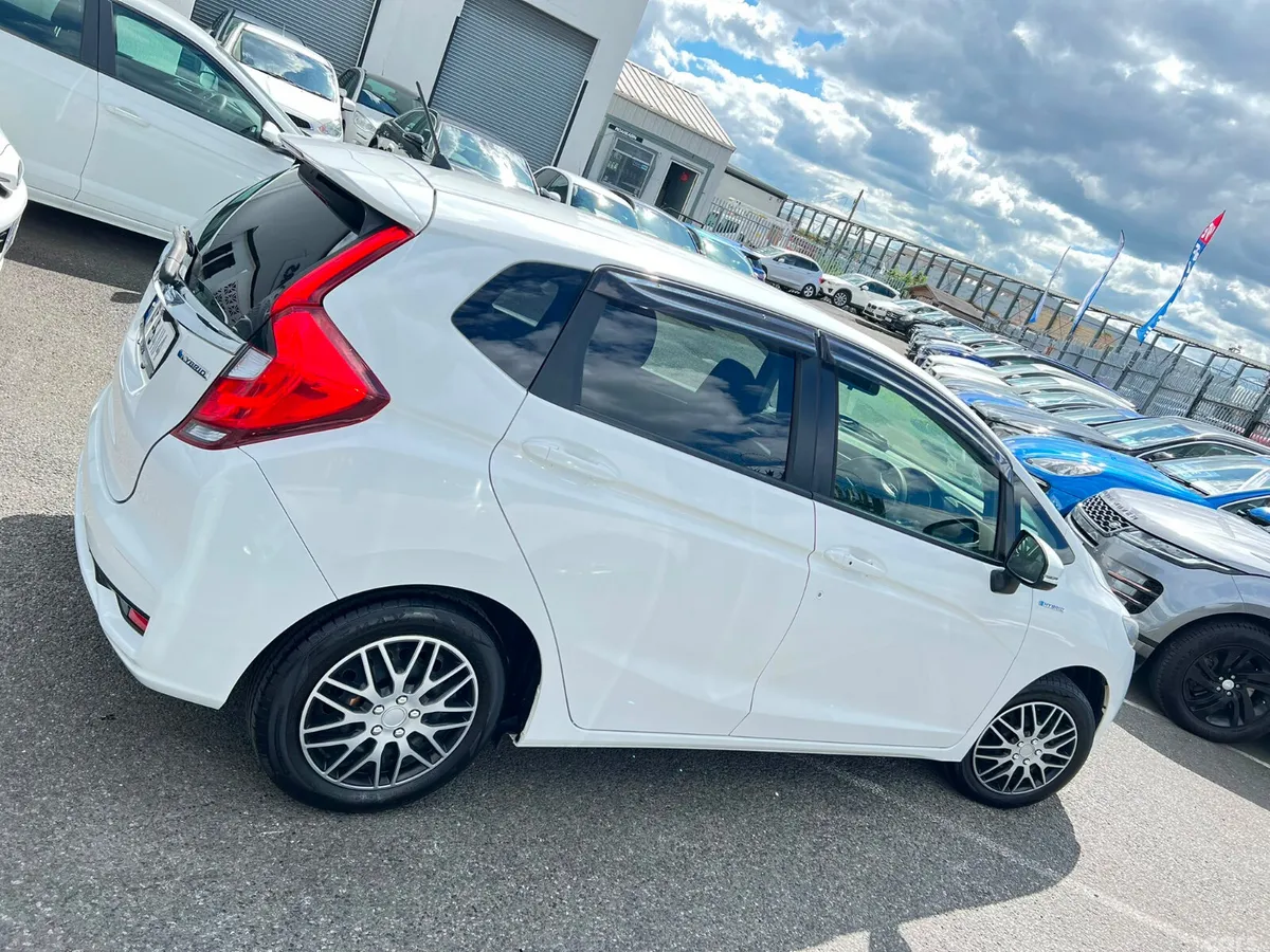 Honda Fit Hatchback, Petrol Hybrid, 2019, White