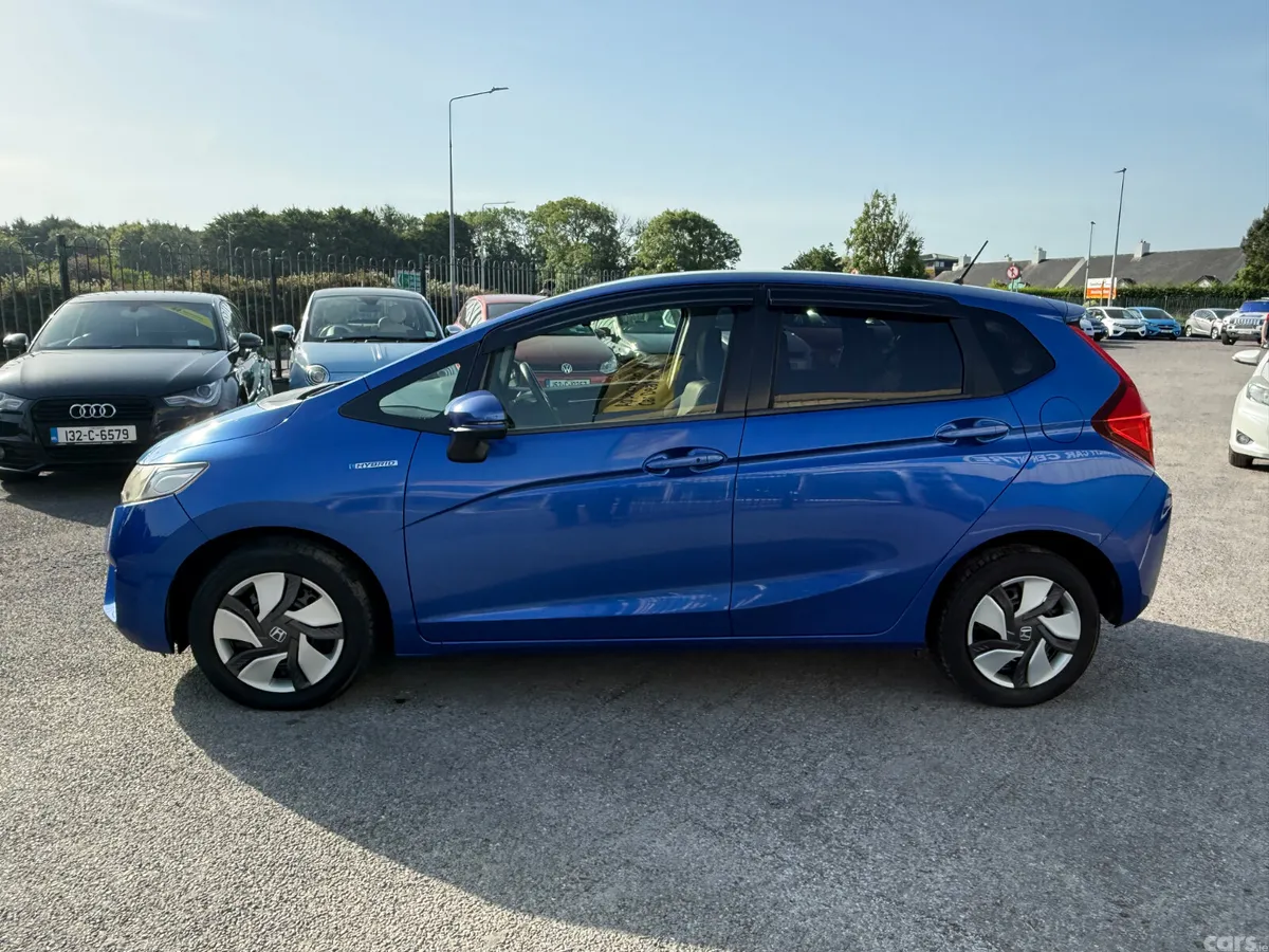 Honda Fit Hatchback, Petrol Hybrid, 2015, Blue