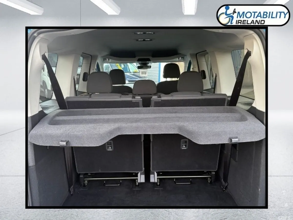 Ford Tourneo Connect MPV, Diesel, 2023, Blue