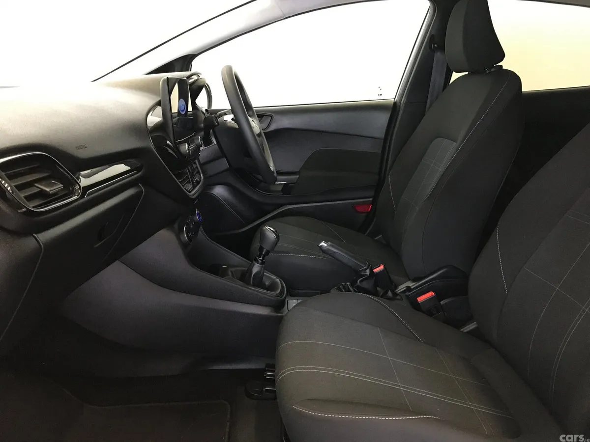 Ford Fiesta Hatchback, Petrol, 2021, White