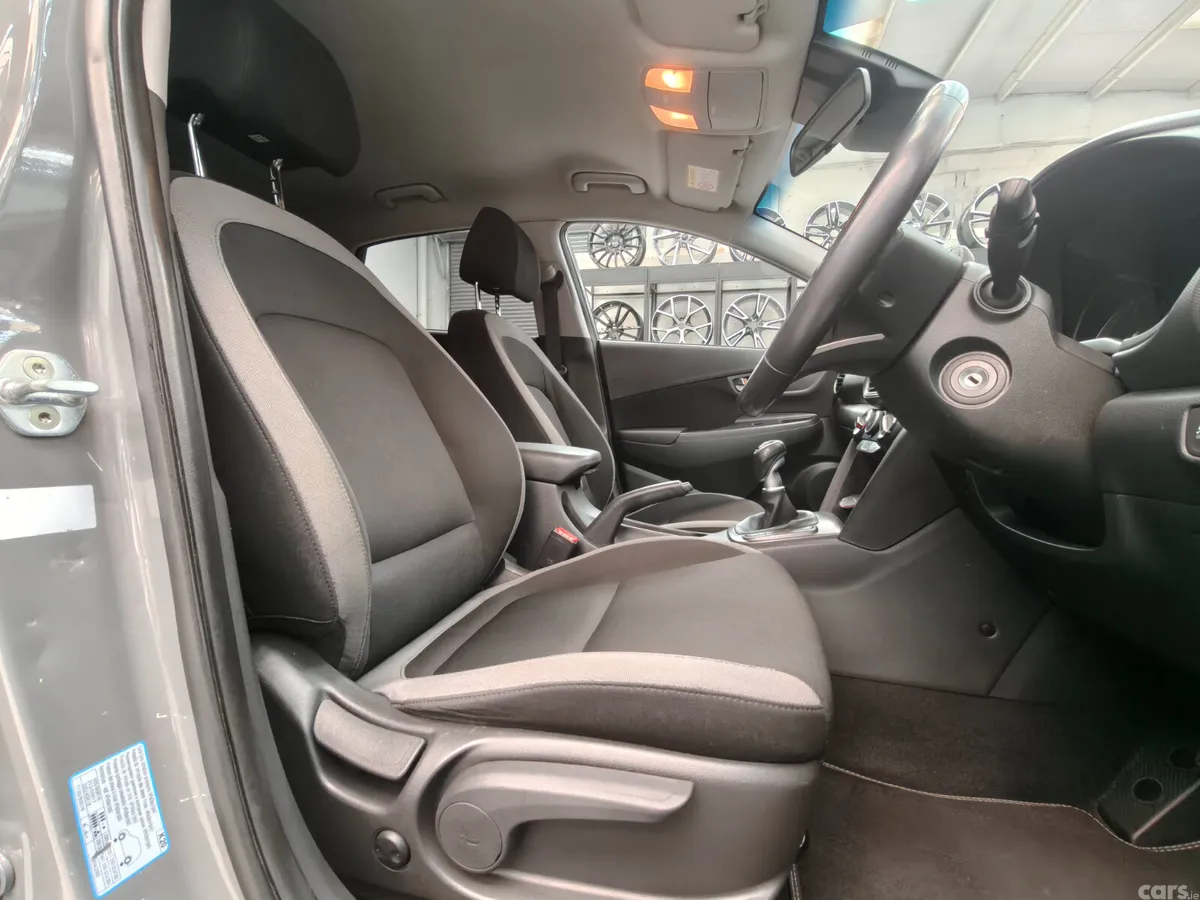 Hyundai KONA Hatchback, Petrol, 2018, Grey