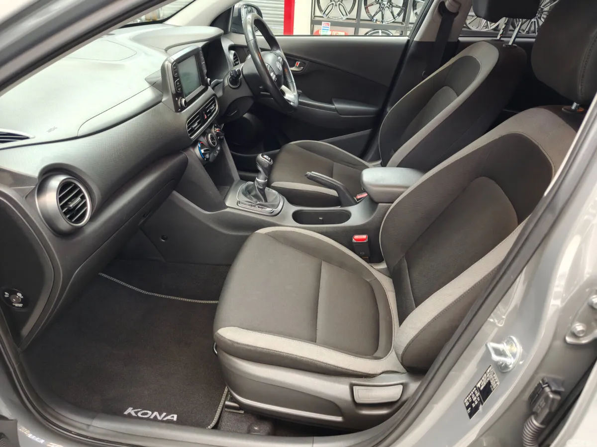 Hyundai KONA Hatchback, Petrol, 2018, Grey